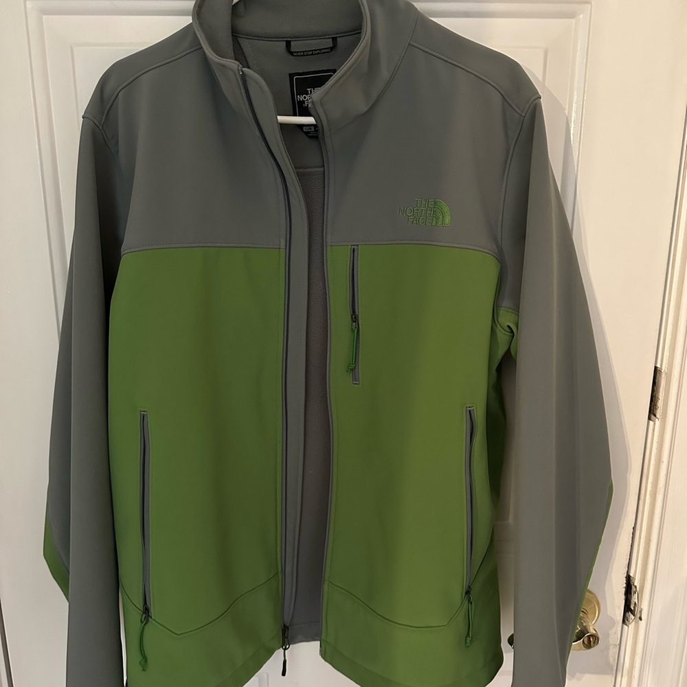 The North Face Men's Two-Tone Performance Jacket - green & gray